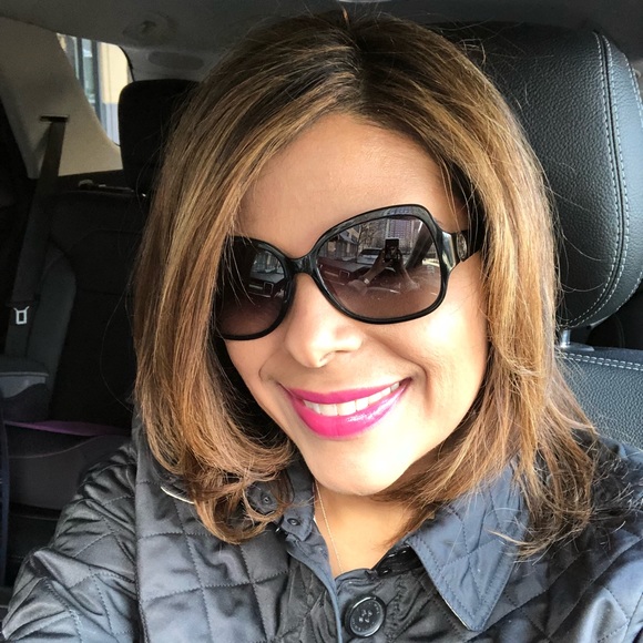 Meet your Posher, Sara - Picture 1 of 1